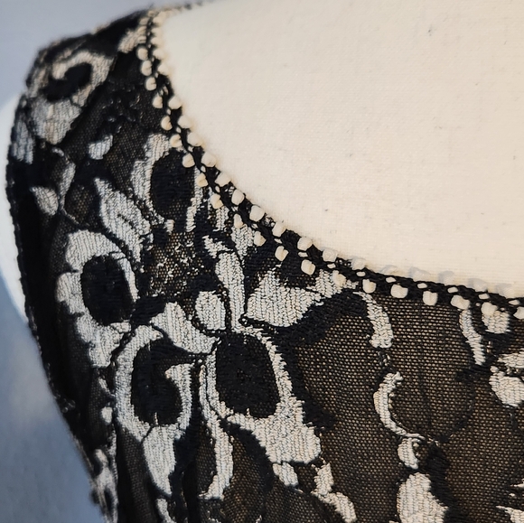 2pc Lace Lounge Set - Picture 6 of 11